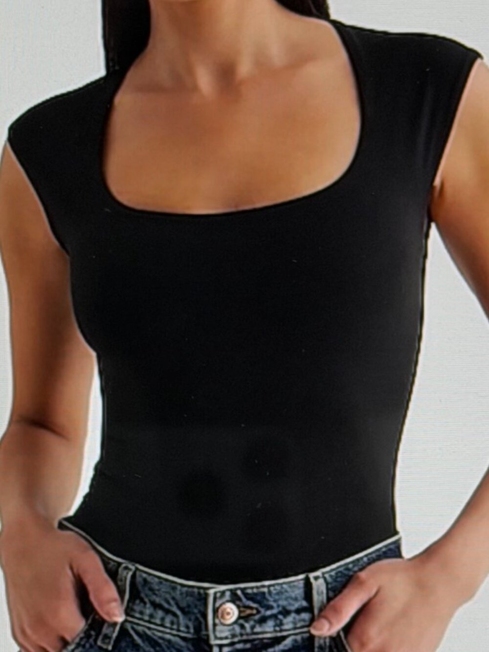 Express body contour high compress scoop neck cap sleeve bodysuit - Picture 3 of 9